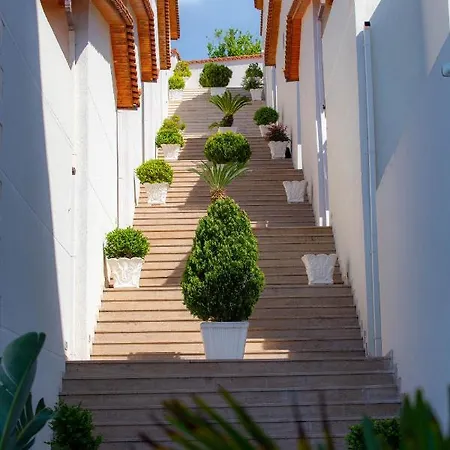 Olympia Vlore ホテル Radhimë