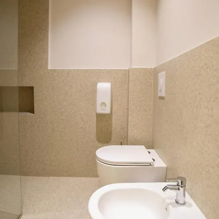 Olympia Vlore ホテル 4*