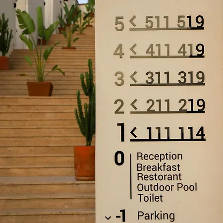 Olympia Vlore ホテル 4*