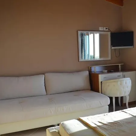 ホテル Olympia Vlore Radhimë