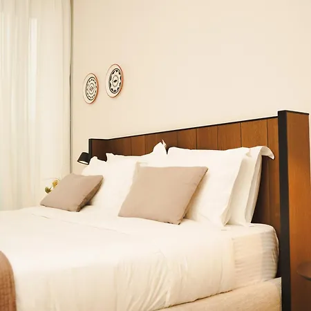 Olympia Vlore מלון 4*