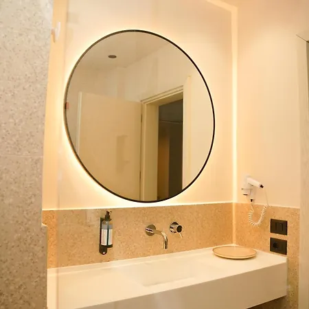 מלון Olympia Vlore 4*